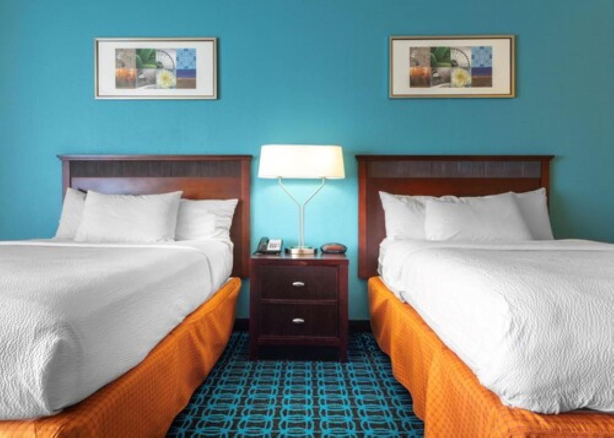 Chester Inn & Suites Шаронвілл Екстер'єр фото